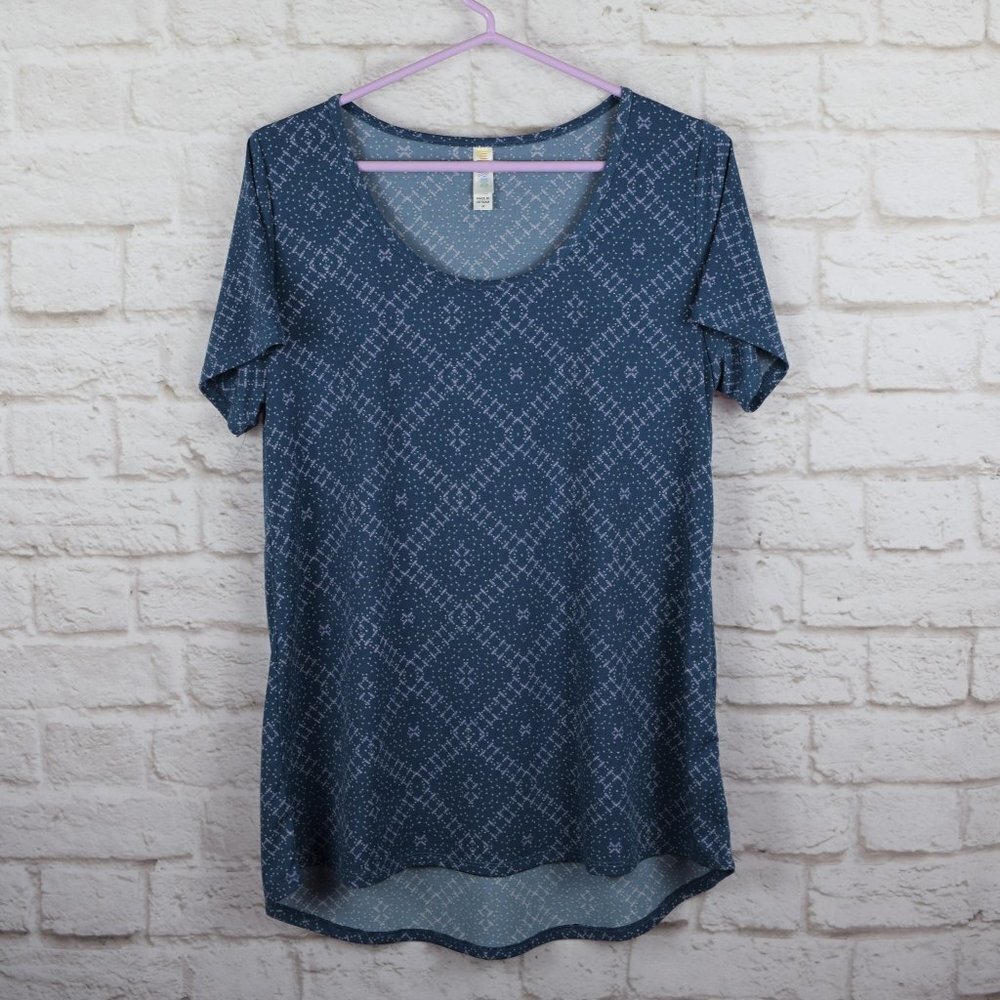 💰3/$25 LuLaRoe Printed Comfortable Short Sleeve Top M